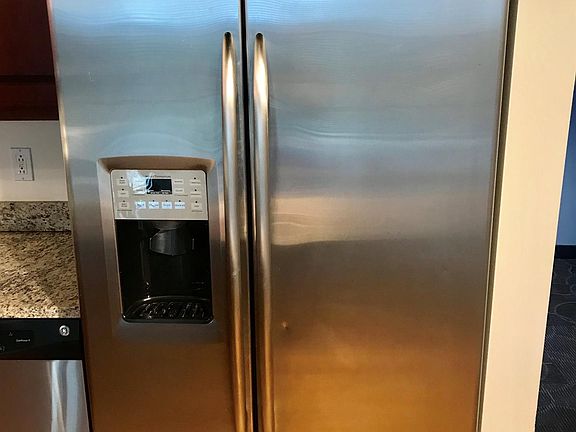 3rd image of 350 E Short St #405