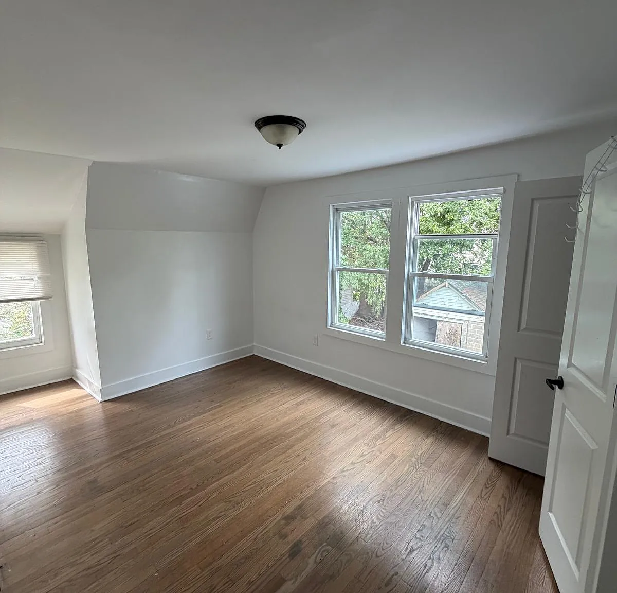 4 bed, 1.5 bath, $3,700 — Photo 3