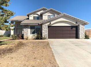 14570 Stonecreek Dr, Hesperia, CA 92344