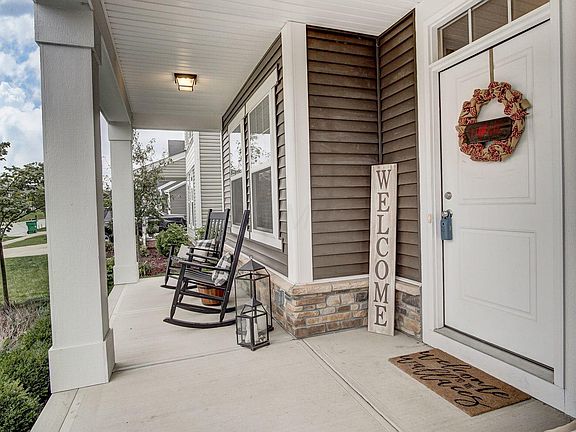2nd image of 7104 Beachwood Way