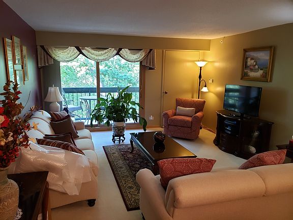 2nd image of 1840 Huntington Blvd APT 313