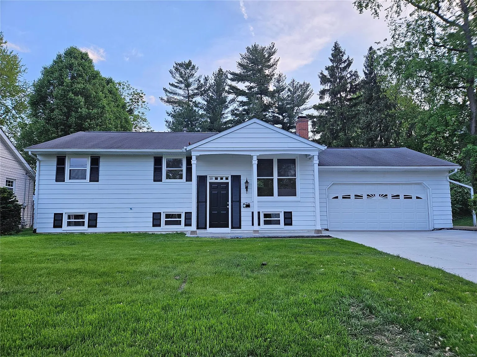 1021 Forest Ave photo 1