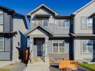 1042 S Carrington Blvd NW, Calgary, AB T3P 1L8