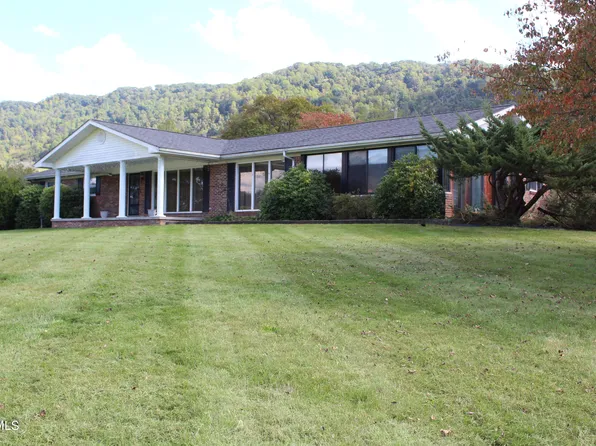 227 Ed Ward Dr, Dryden, VA 24243