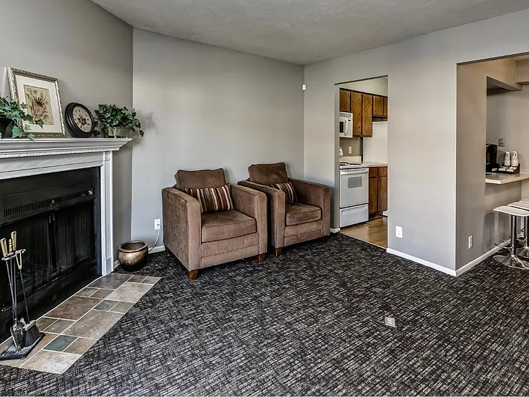 Howard Street Apartments — Photo 4