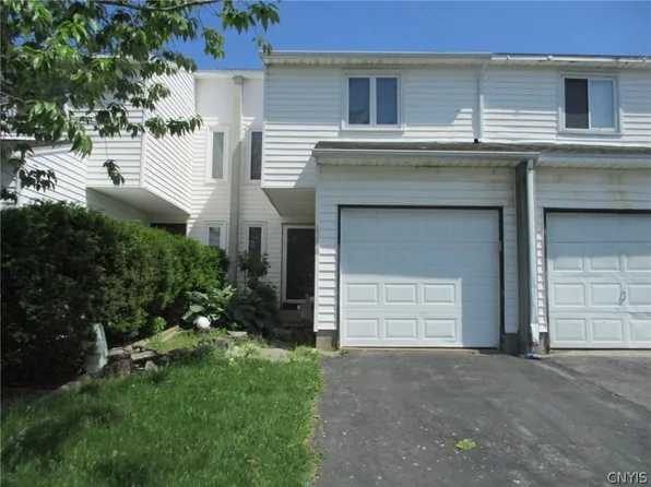 8286 Trevi Ln, Clay, NY 13041
