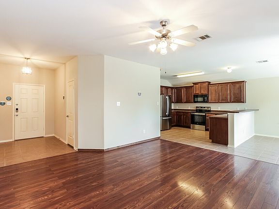 5th image of 124 Meadow Crest Dr
