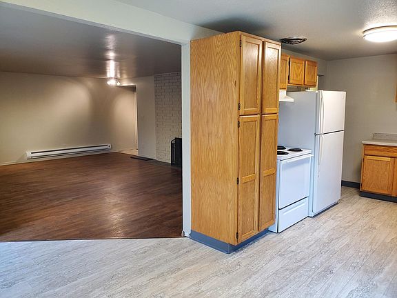 Kitchen/dining view to living room