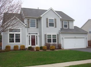 1834 Nashville Ln, Crystal Lake, IL 60014