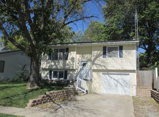 610 Peace St, Pella, IA 50219