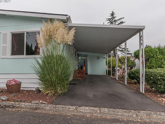 3rd image of 21100 NE Sandy Blvd Unit 124