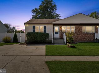 875 Turf Valley Dr, Pasadena, MD 21122