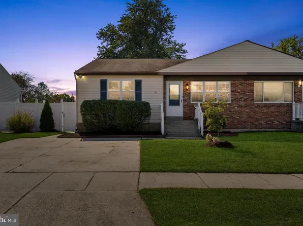 875 Turf Valley Dr, Pasadena, MD 21122