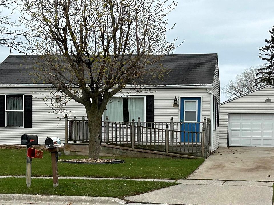 1203 S 39th St, Manitowoc, WI 54220 MLS 50274253 Zillow