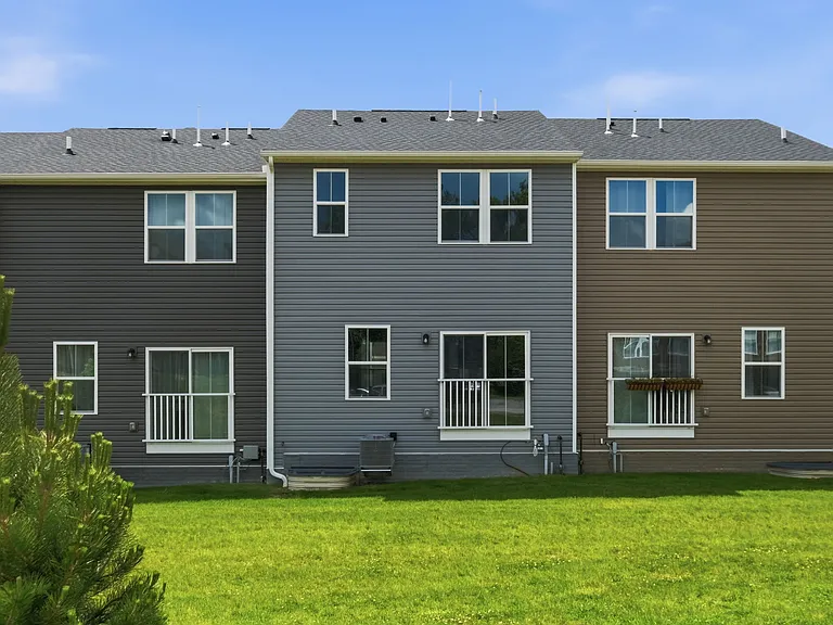 233 Chesna Dr — Photo 29