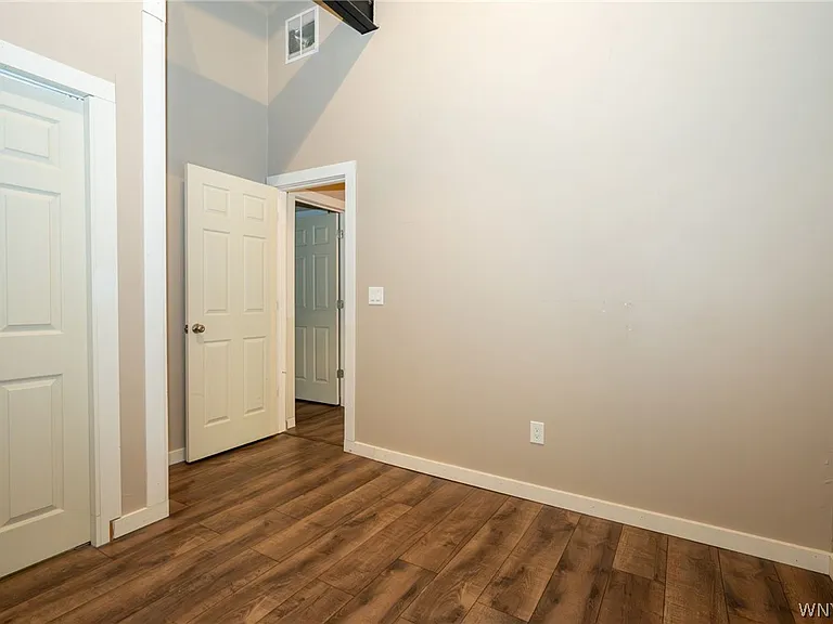 2335 Main St — Photo 13