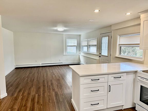 3rd image of 59 Longdale Rd