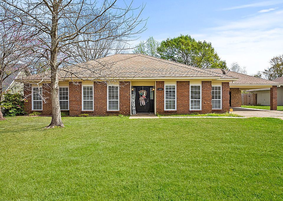 1st image of 452 Cove Dr