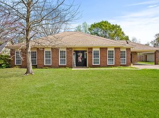 452 Cove Dr, Biloxi, MS 39531