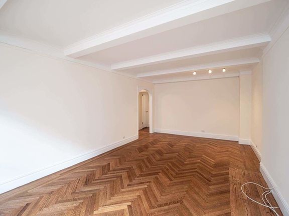 3rd image of 585 W End Ave #10F