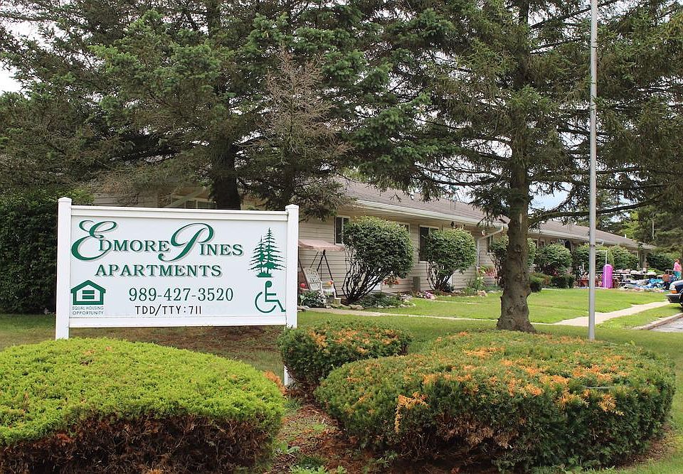 Edmore Pines - Property Sign