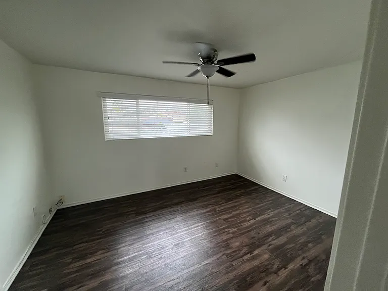 6544 S Pickering Ave #E — Photo 13