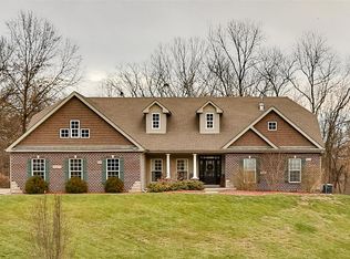 110 Red Barn Ln, Defiance, MO 63341