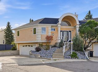 11809 9b Ave NW #5, Edmonton, AB T6J7B6