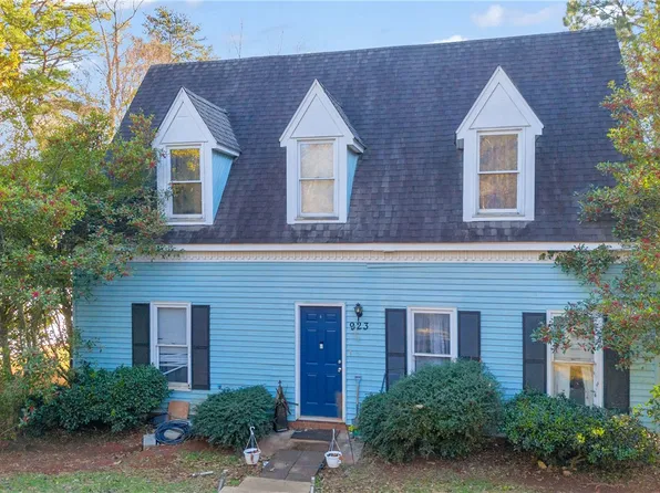 923 Madden Bridge Rd, Central, SC 29630