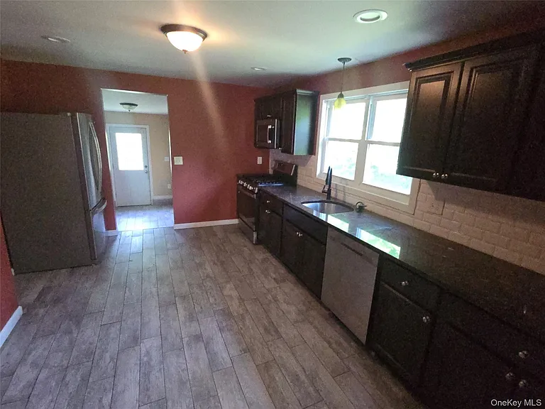 34 Red Barn Rd — Photo 3
