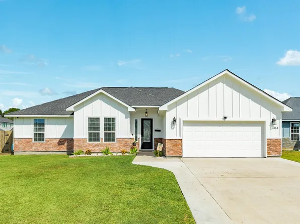 414 Burning Tree Ln, West Columbia, TX 77486