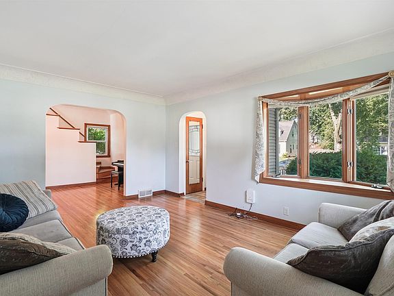 3rd image of 1001 Kimball Ave