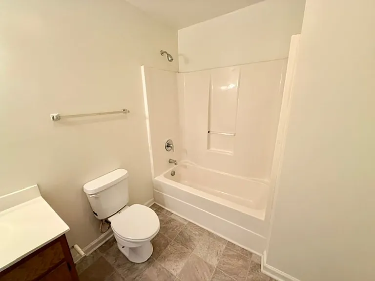 109 Ridgewood Ln — Photo 8
