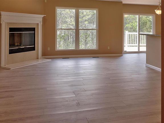 3rd image of 19 Cedar Crest Ln