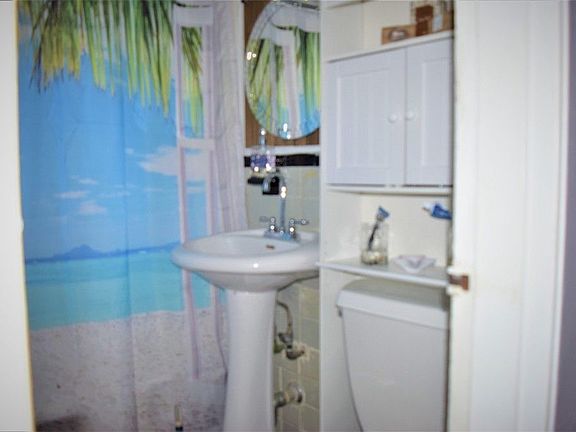 5th image of 7804 147th St APT 1G