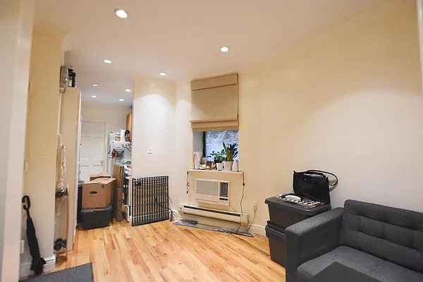 Rented by Bold New York | media 10