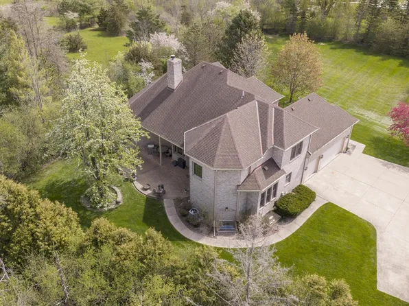 10935 N Oriole LANE, Mequon, WI 53092