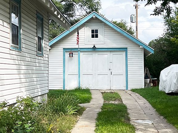 5th image of 329 N Maverick St