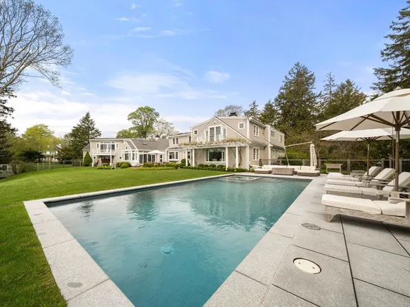 153 Washington St, Duxbury, MA 02332