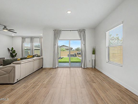 4th image of 8620 W HAYWARD Avenue