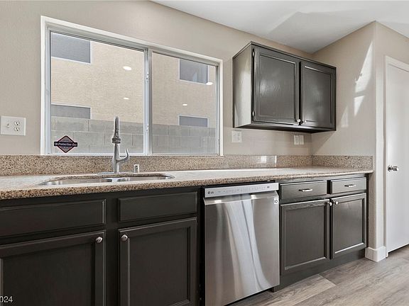 4th image of 1840 Featherbrook Ave
