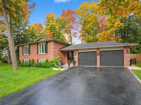 20 Downer Cres, Wasaga Beach, ON L9Z 1C2