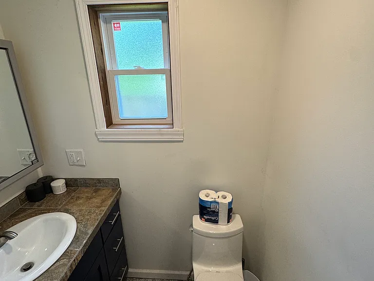 220 W Williams St — Photo 27