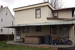 2nd image of 1215 Hall St