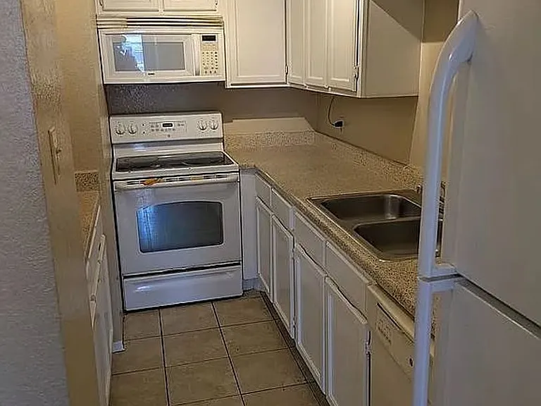1608 Pecan Chase Cir #42 — Photo 1