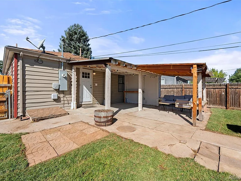 364 Meade St — Photo 15