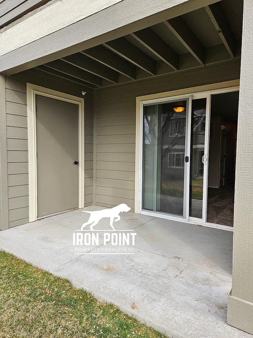 10219hazelpark — Photo 3