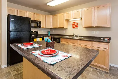 Lincoln Meadows Apartments — Photo 15