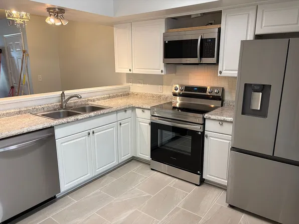 4808 Station House Ln, Virginia Beach, VA 23455