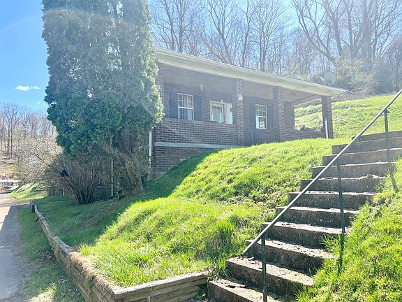 3rd image of 120 N Point Dr